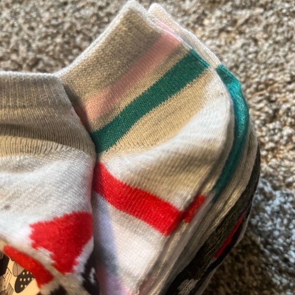 Majesty Brands Mistle Toes No Show Socks - Fits sizes 4-10 (Set of 10) - Picture 3 of 11